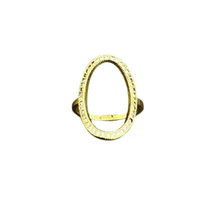 AN OVAL VAZADO