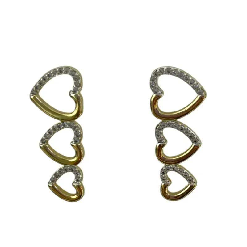 BR EAR CUFF CORAÇÕES