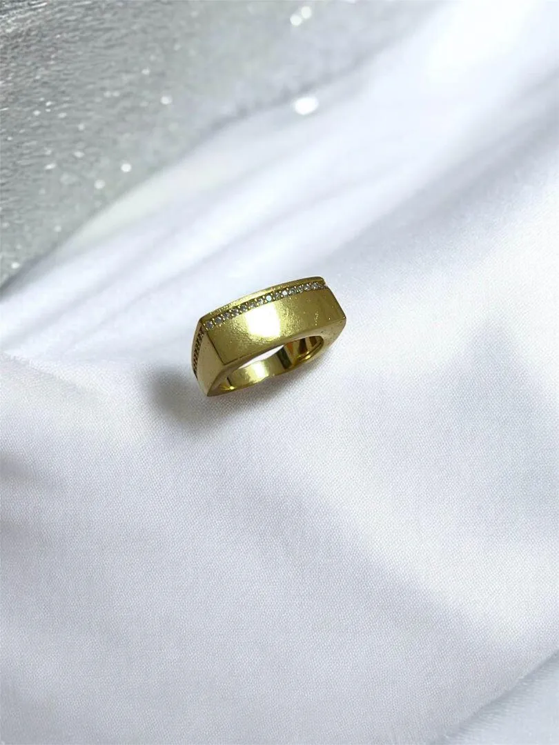 ANEL RETO COM ZIRCONIAS
